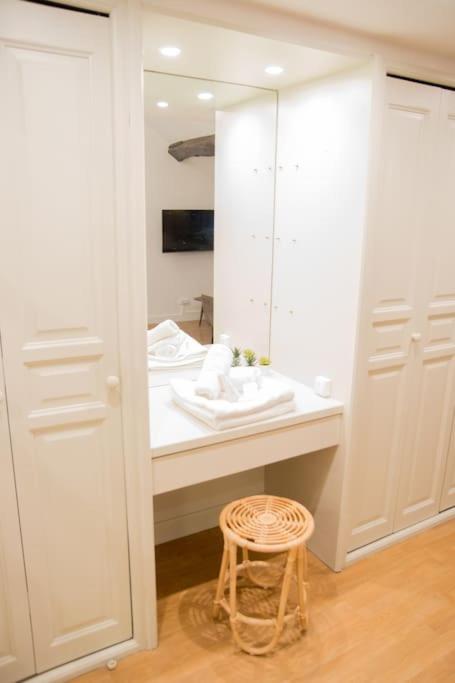 Spacious Studio In Paris Hyper Center - Smart Tv & Wifi - 4P Luaran gambar